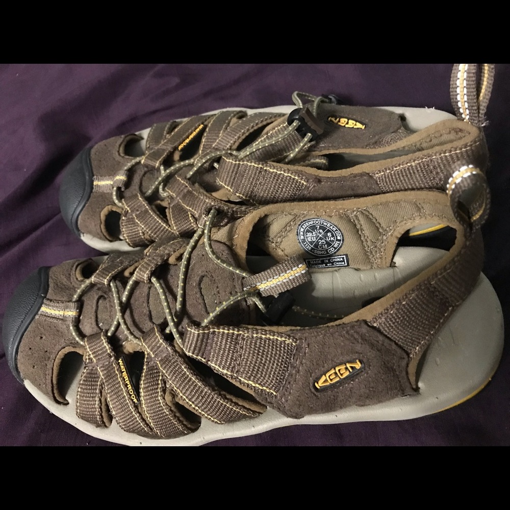 Keen men’s sandals sz7‎